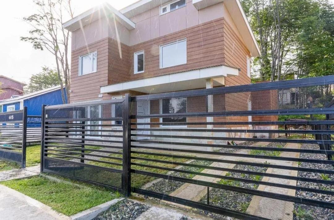 Moderna Casa En Ushuaia Villa Exterior foto